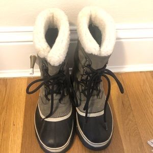Sorel Caribou grey boots